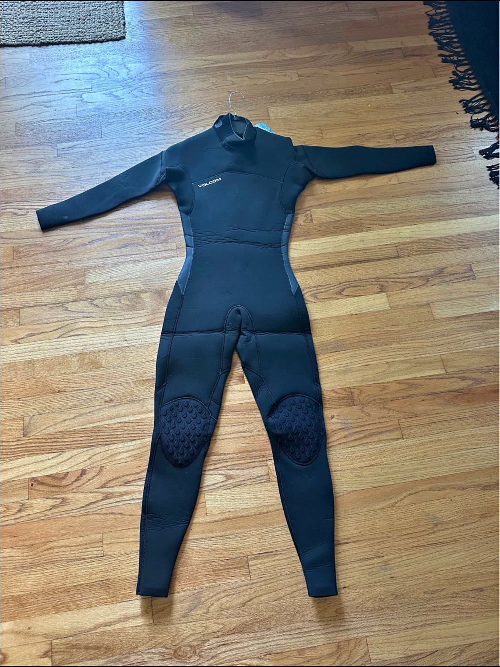Volcom men’s xs 4/3 Black Wetsuit nwt